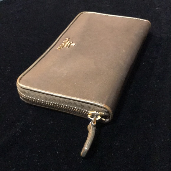 Prada wallet brown with gold trim. - Picture 6 of 8